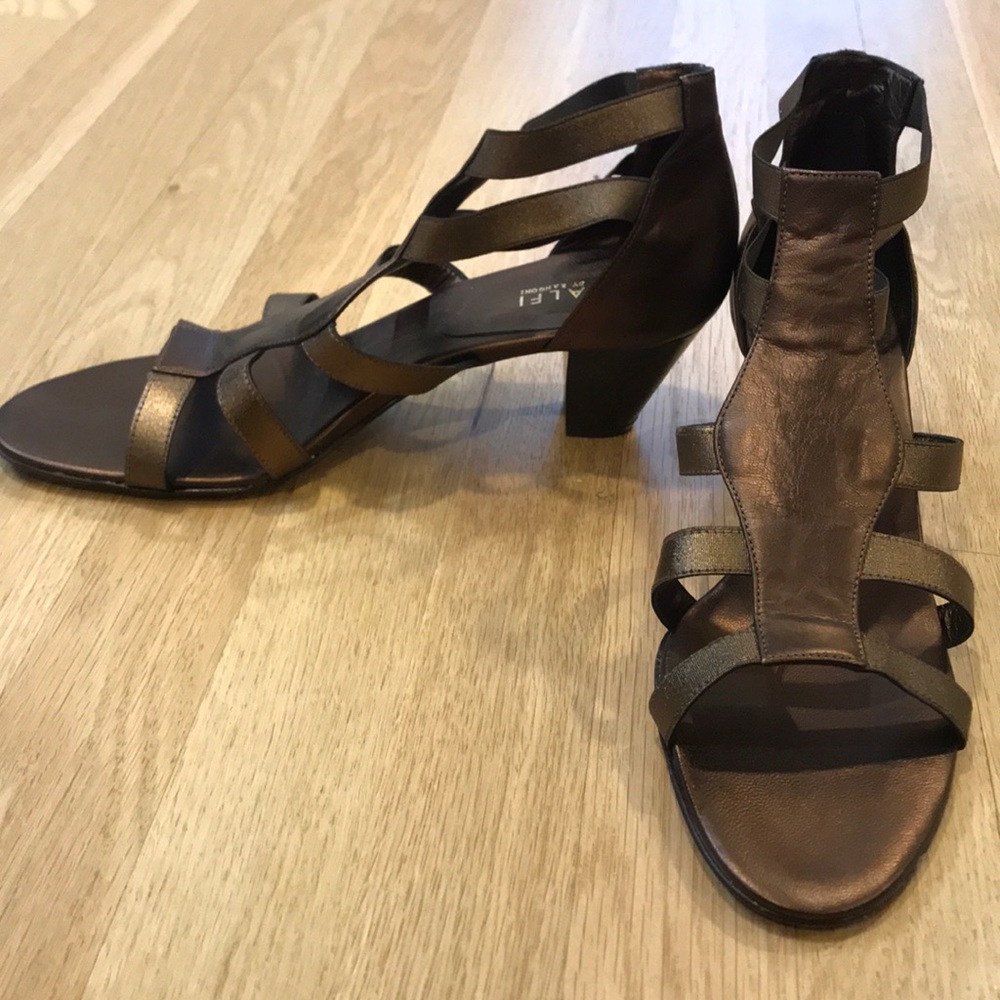 NEVERN WORN ITALIAN SANDALS